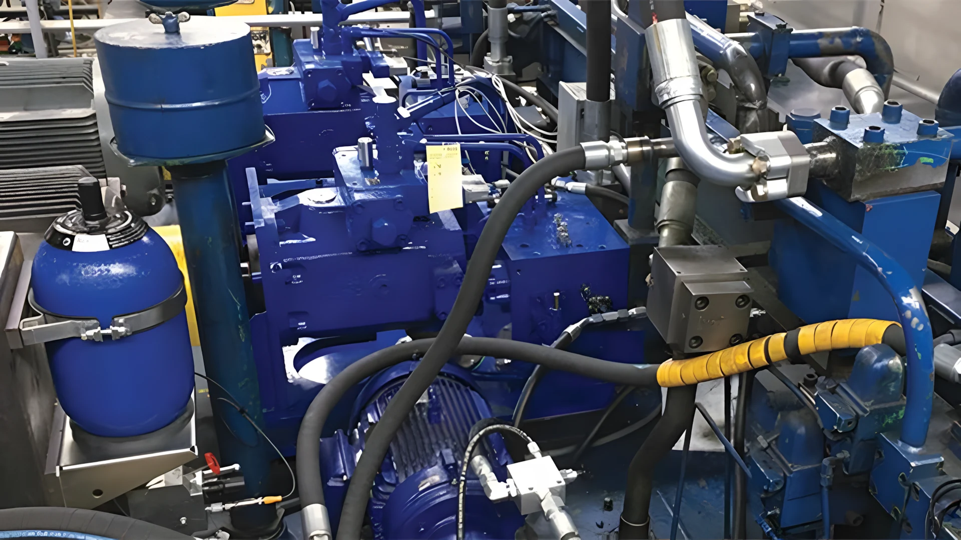 Heavy-duty hydraulic pump for aluminium extrusion press